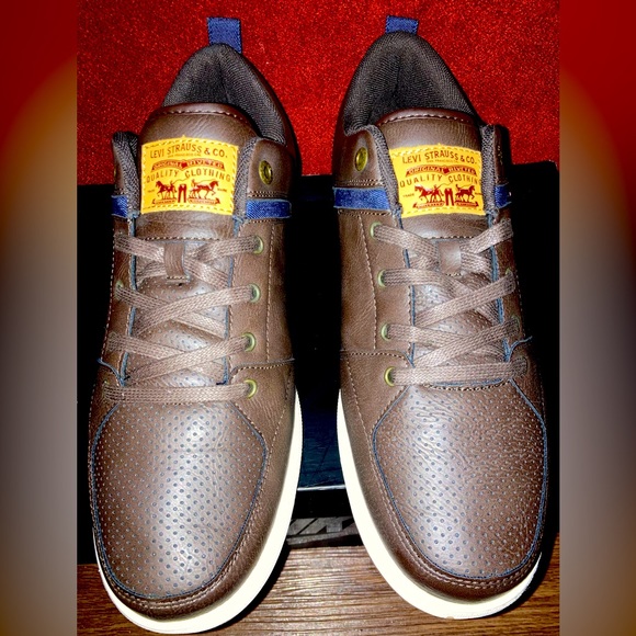 CLASSIC LEVI’S CASUAL SNEAKERS SIZE 13 - Picture 1 of 9
